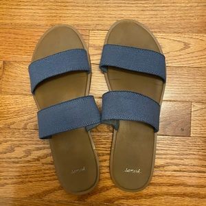 Blue Sanuk Gora sandals
